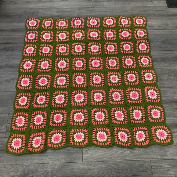 Granny Square Floral Flower Knit‎ Crochet Green Pink - Picture 1 of 3